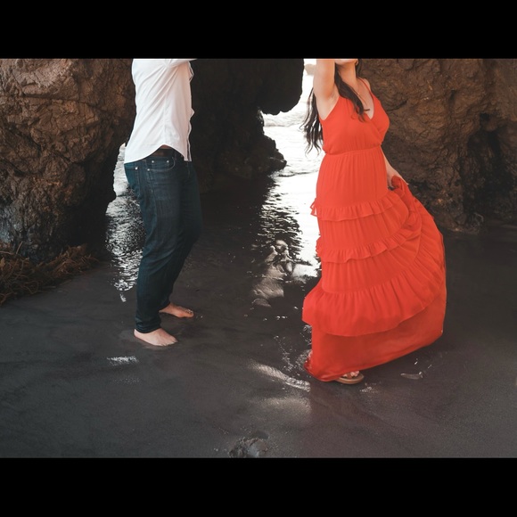 Flying Tomato🍅 Maxi Dress Red Color Spaghetti Straps Tiered Ruffle Skirt V-Neck - Picture 2 of 6